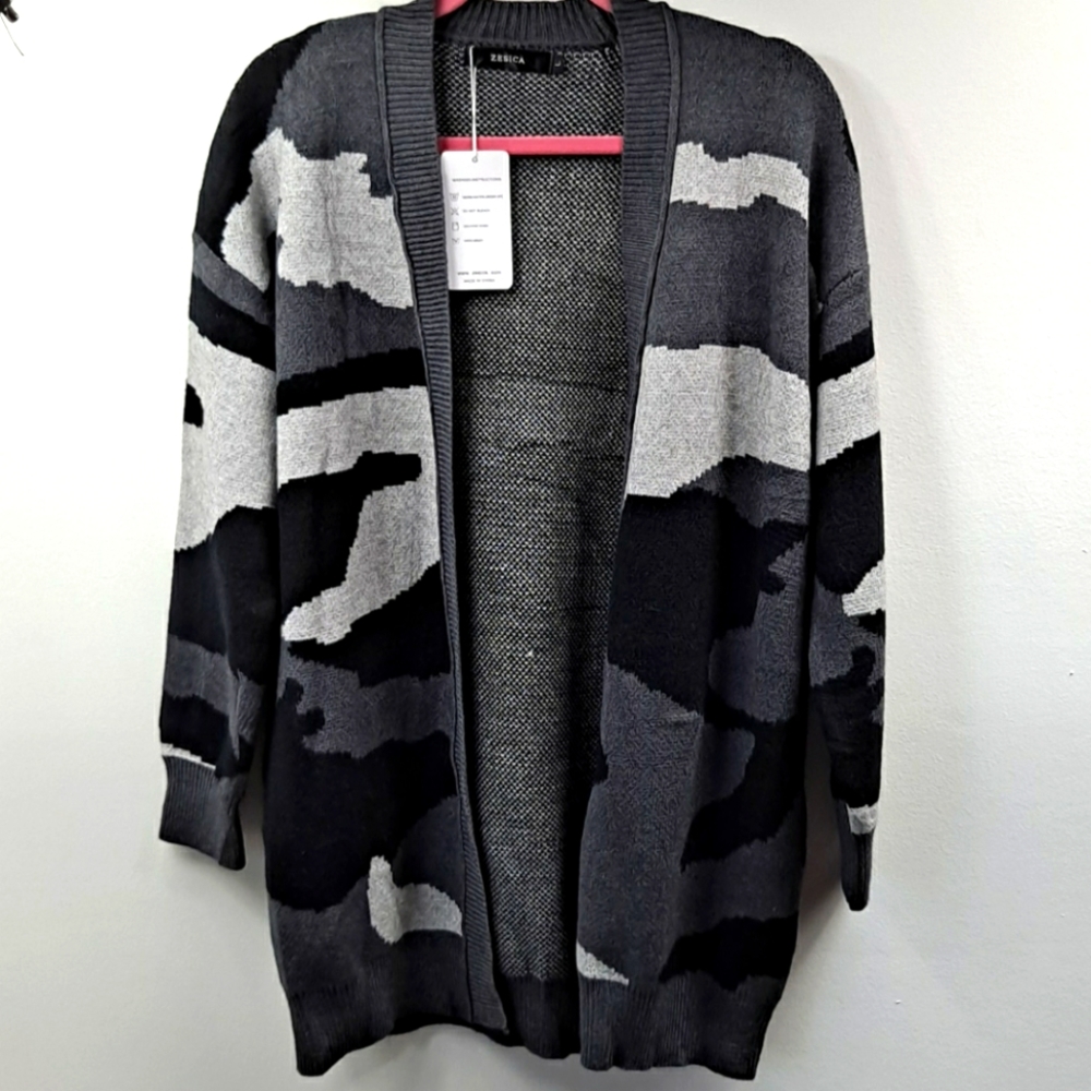 NWT! Zesica Camo Cardigan
